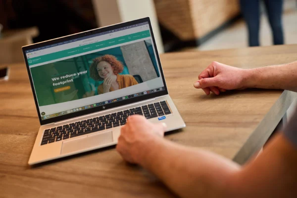 Laptop screen savers