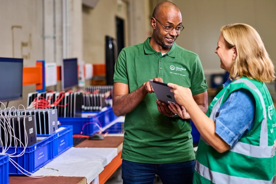 Reconditionnement informatique d’entreprise et gestion du cycle de vie dans une installation ITAD certifiée B Corp en Belgique, favorisant un réemploi sécurisé et durable des équipements informatiques.